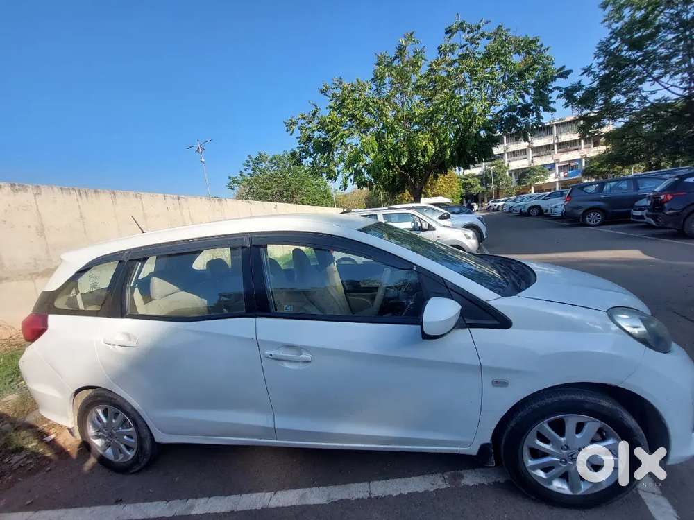For Sale: 2014 Honda Mobilio Petrol + Cng (reg. 2015)