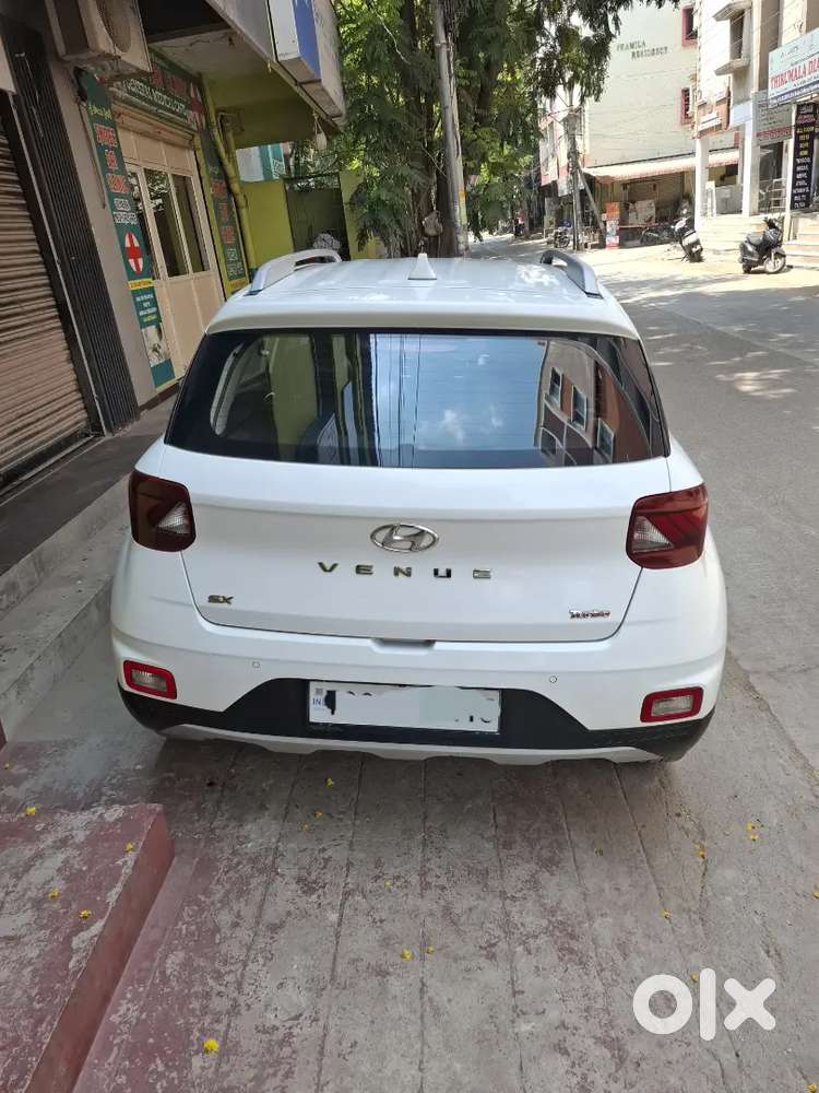 Hyundai Venue 2019 Petrol Well Maintained
