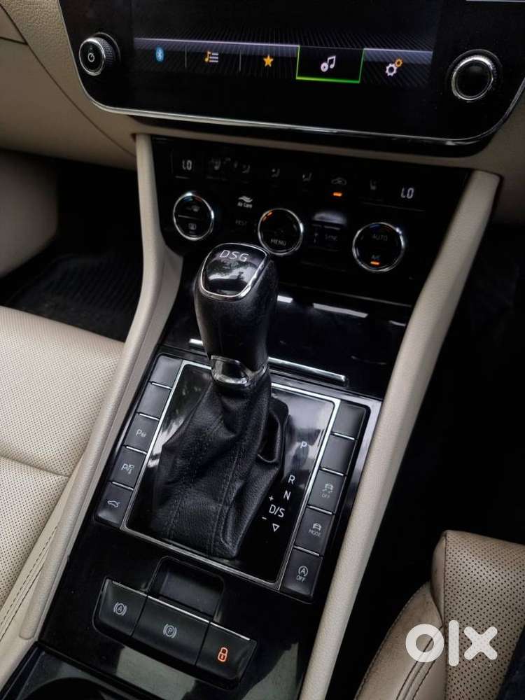 Skoda Superb 2.0 Tsi At L&k, 2021, Petrol