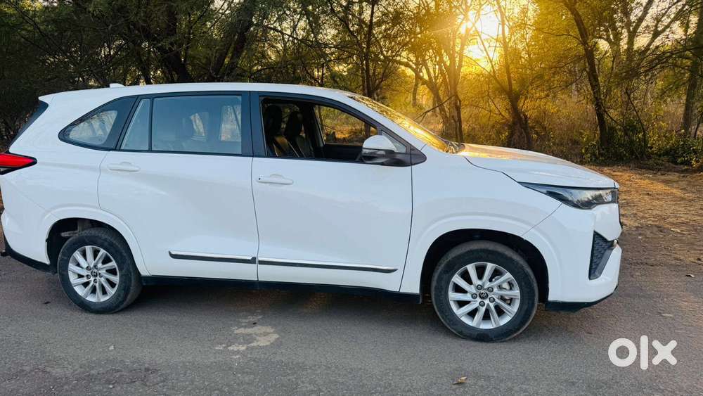 Toyota Innova Hycross 2.0 Gx 7 Str, 2024, Petrol