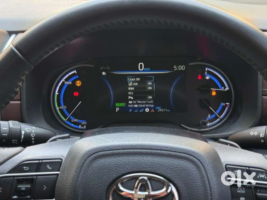 Toyota Innova Hycross 2.0 Zx Hybrid 7 Str, 2025, Petrol