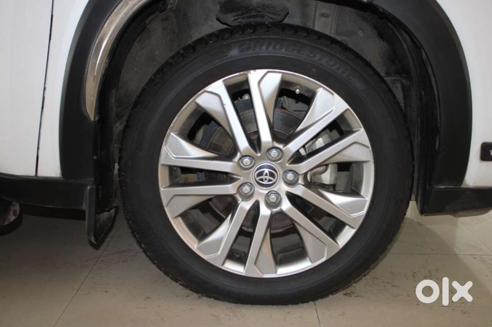 Toyota Innova Hycross 2.0 Zx (o) Hybrid 7 Str, 2024, Petrol