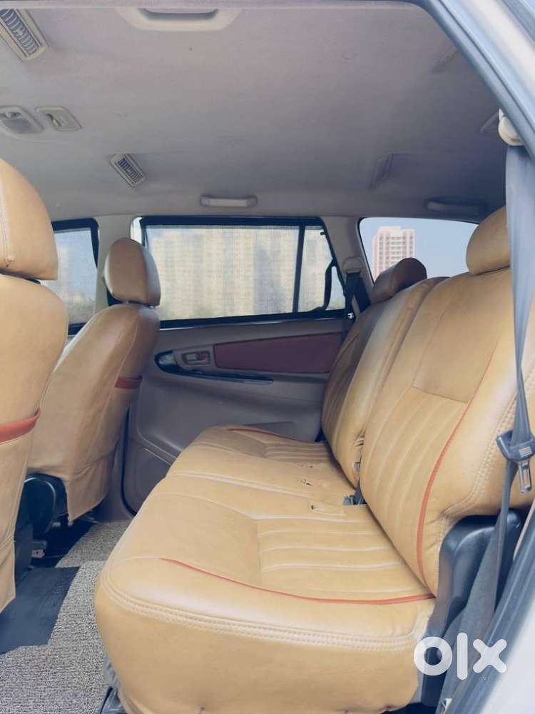 Toyota Innova 2.5 G (diesel) 8 Seater, 2015