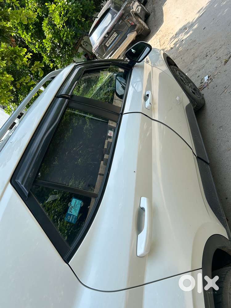 Hyundai Venue Petrol 2025 April