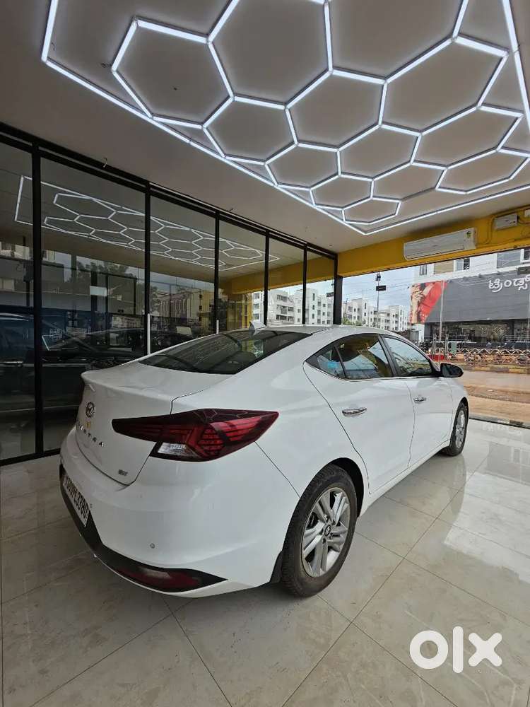 Hyundai New Elantra Petrol Mt 2019