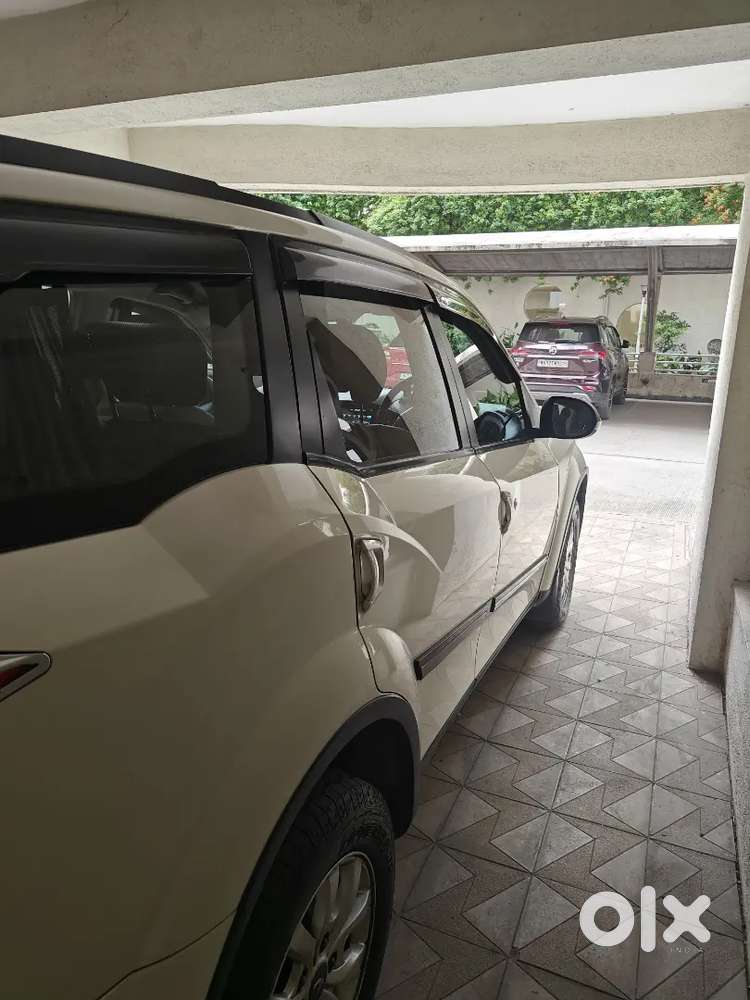 Mahindra Xuv500 W8 At 2016 Diesel  1st Owner  80,900 Km  New Tyres