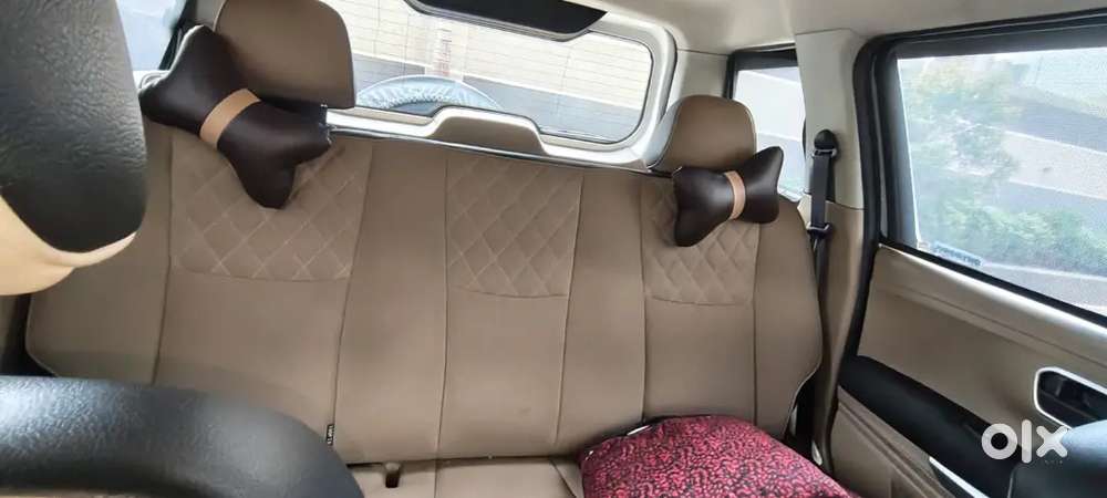 Mahindra Tuv 300 T10 Top End Car And Well Maintained Suv For Sale.