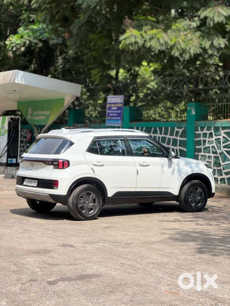 Hyundai Venue, 2023, Petrol