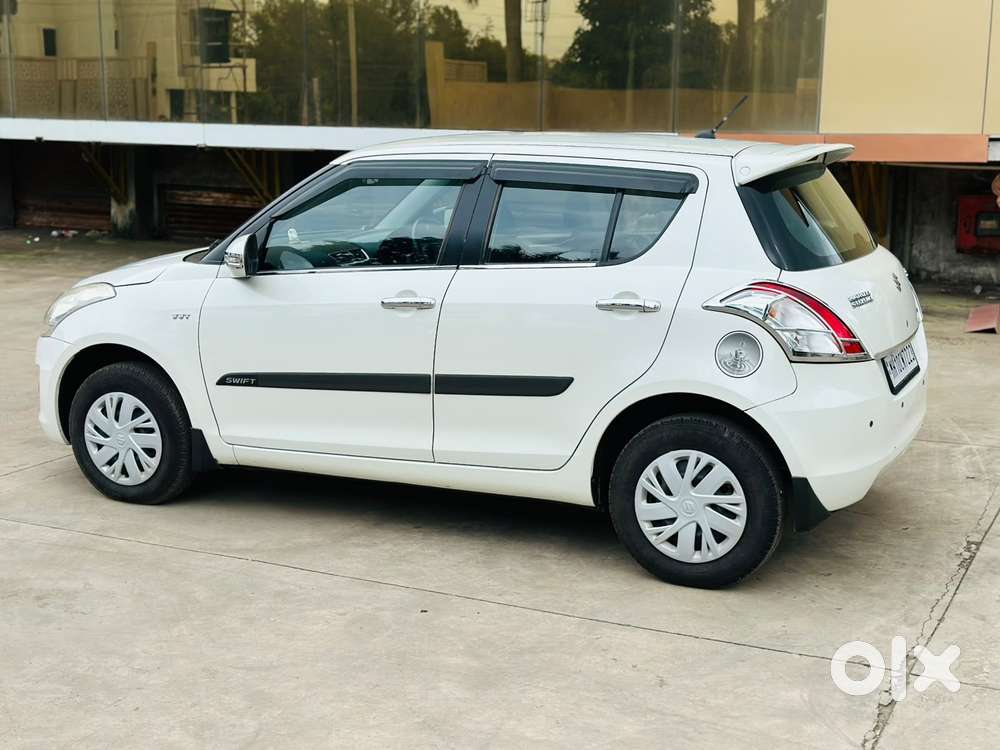 Maruti Suzuki Swift Vxi Ags, 2017, Petrol