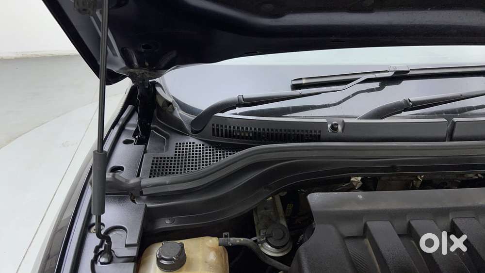 Mahindra Xuv700 2.0 Ax 7 Petrol At Str, 2021, Petrol