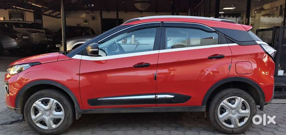 Tata Nexon 1.2 Revotron Xm (s), 2023, Petrol