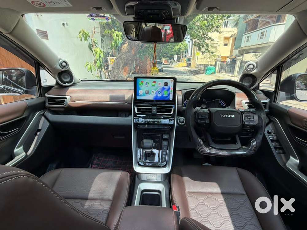 Toyota Innova Hycross 2.0 Zx Hybrid 7 Str, 2025, Petrol