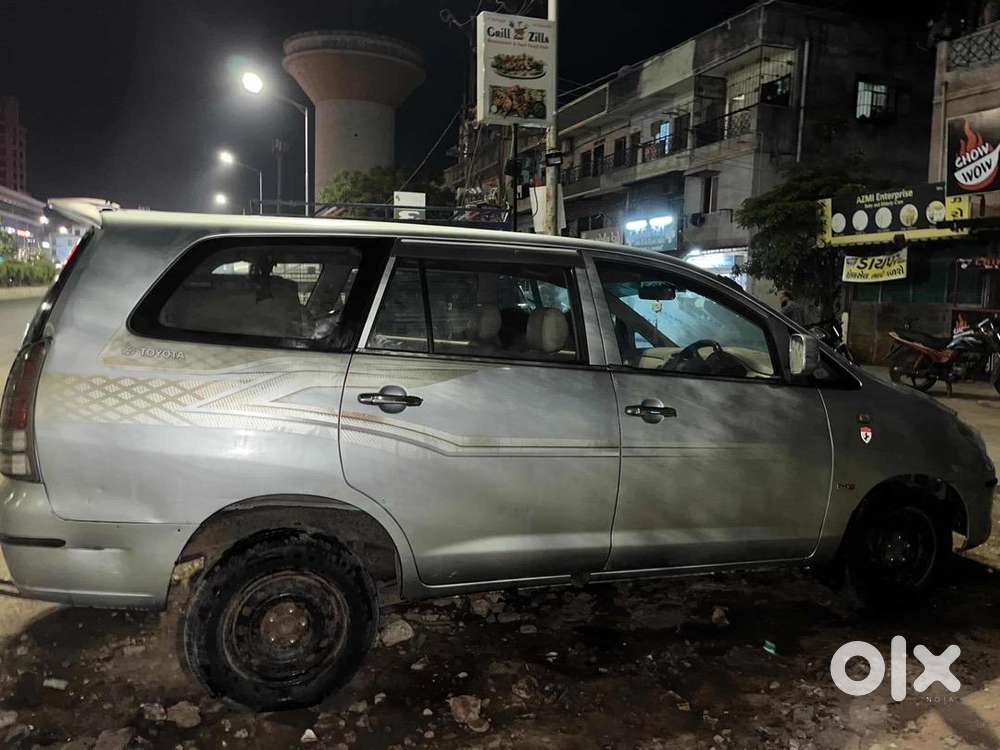 Toyota Innova 2006 Diesel 250000 Km Driven