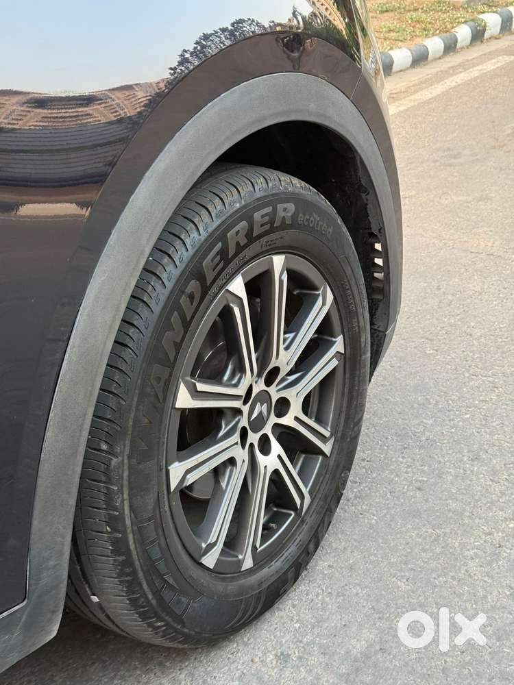Mahindra Xuv700 2.2 Ax 7 Diesel At Str, 2023, Diesel