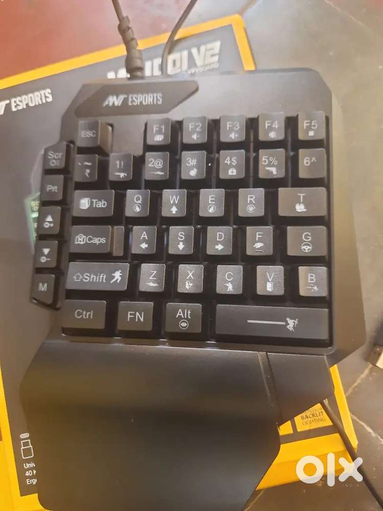 One hand gameing keyboard rgb leta