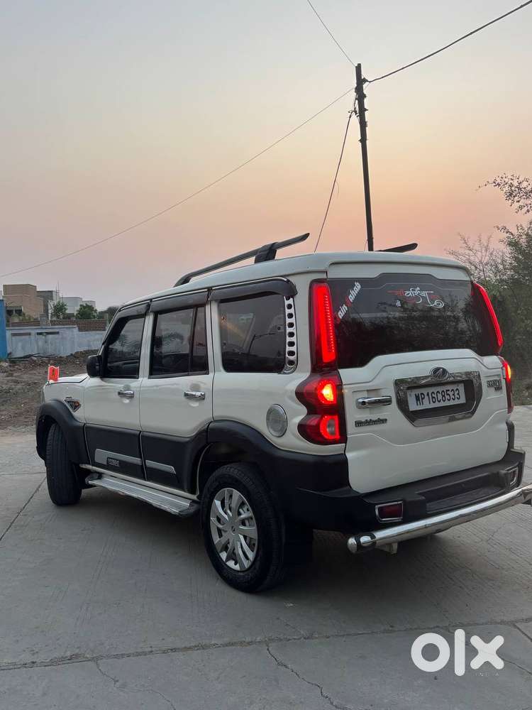 Mahindra Scorpio S4, 2015, Diesel