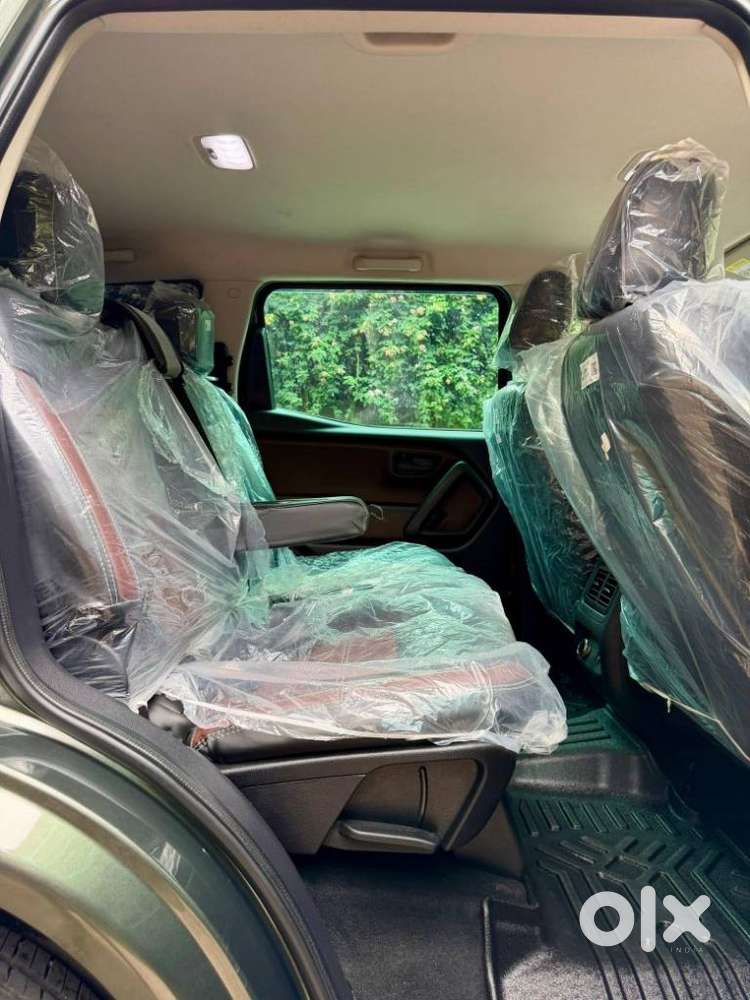 Mahindra Scorpio-n 2.0 Z4 Petrol Mt 7 Str, 2023, Petrol