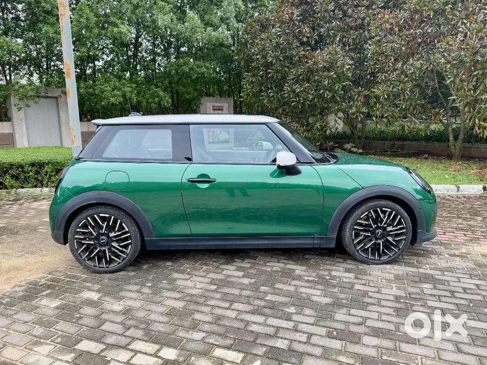 Mini Cooper S Favoured Pack 2025