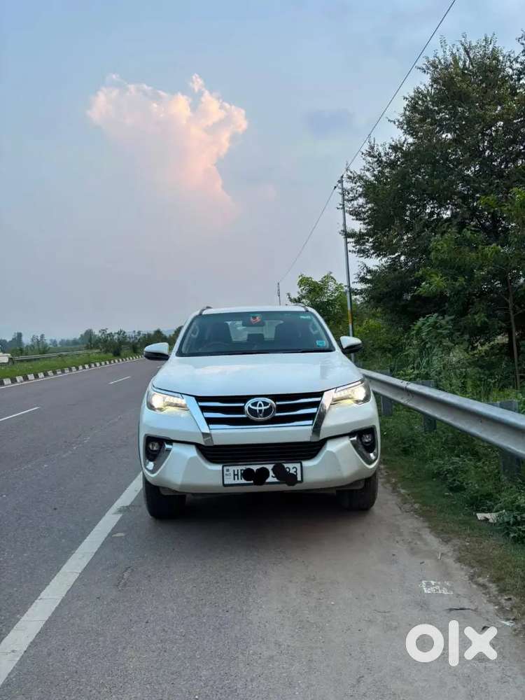 Toyota Fortuner Legender 2018 Diesel 85000 Km Driven