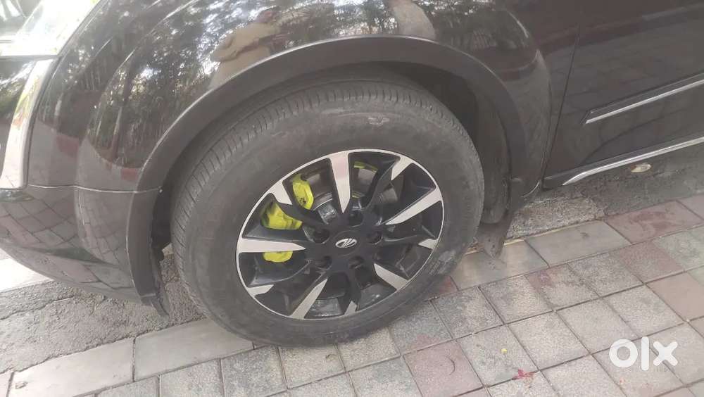Mahindra Xuv500 W112019