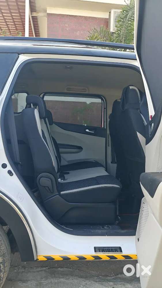 Triber Top Model With Automatic Transmission In Super Condition