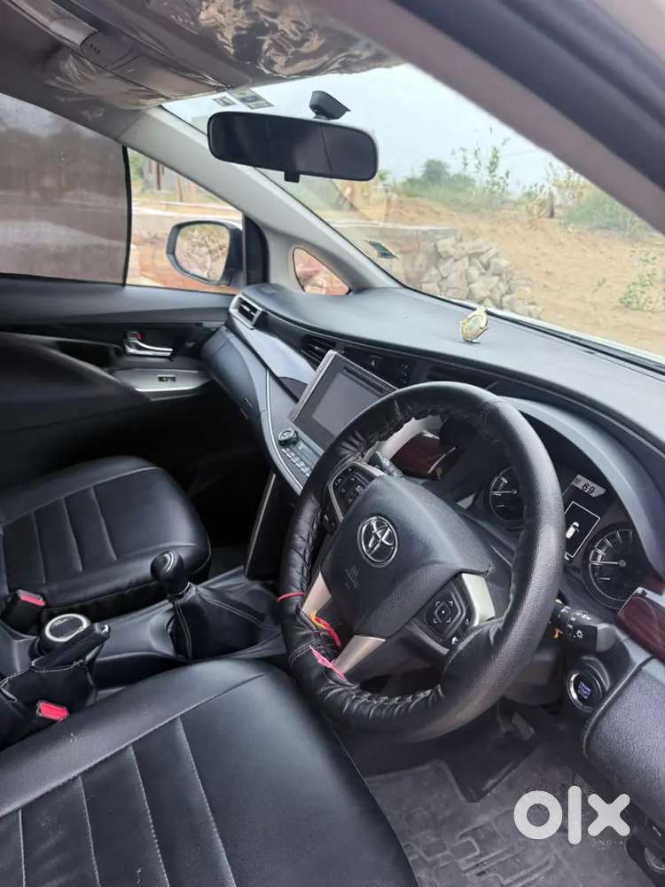 Toyota Innova Crysta 2017 Diesel 35000 Km Driven