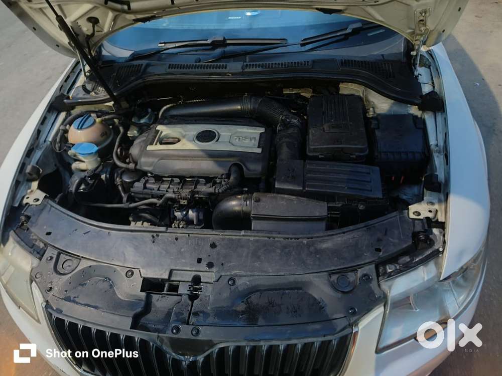 Skoda Superb Petrol 2013