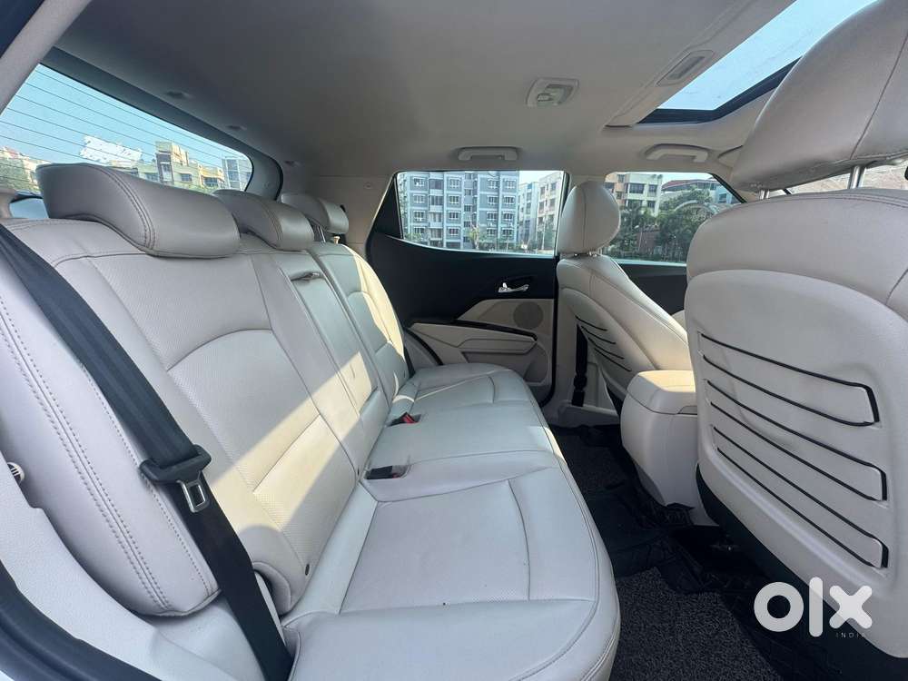 Mahindra Xuv300 Turbosport W8(o), 2023, Petrol