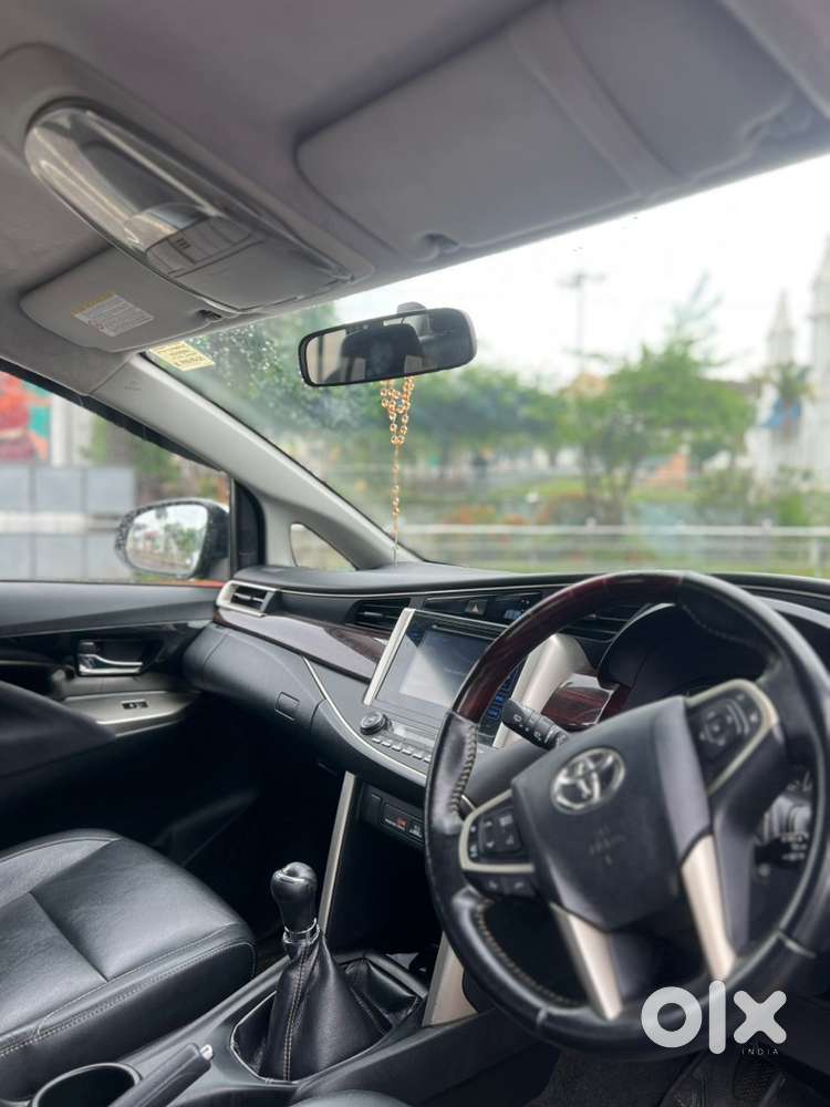 Toyota Innova Crysta 2016