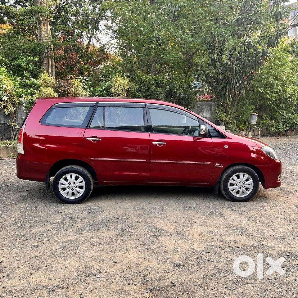 Toyota Innova 2004-2011 2.5 V Diesel 8-seater, 2010, Diesel