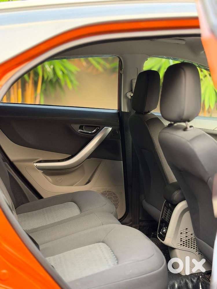 Tata Nexon 1.2 Revotron Xza Plus (l) Dual Tone, 2018, Petrol