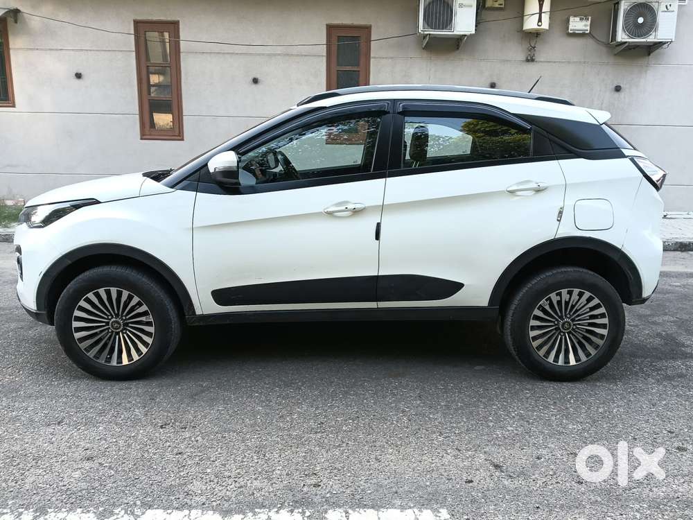 Tata Nexon 1.5 Revotorq Xm (s), 2023, Diesel