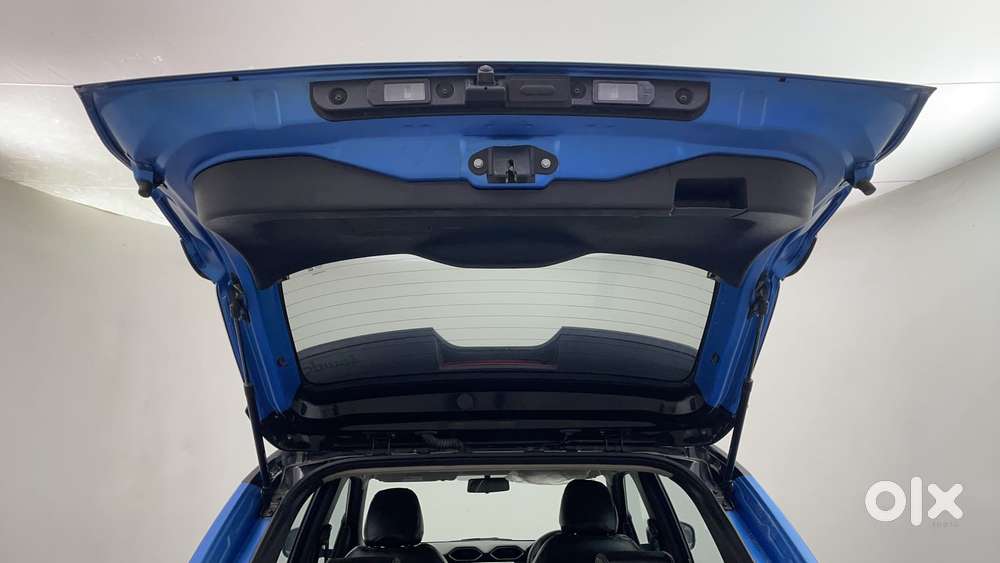 Nissan Magnite 1.0 Xv Premium Dual Tone, 2024, Petrol