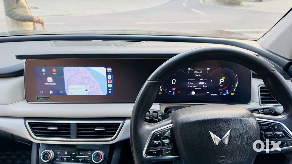 Mahindra Xuv700 2.2 Ax 7 Diesel At Luxury Pack Str Awd, 2022, Diesel