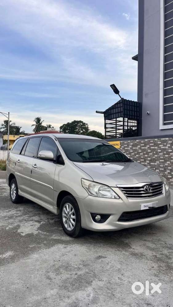 Toyota Innova 2.5 V Diesel 8-seater, 2011, Diesel
