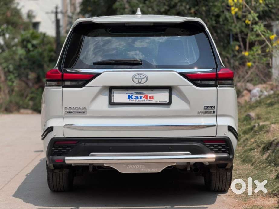 Toyota Innova Hycross 2.0 Zx (o) Hybrid 7 Str, 2023, Petrol