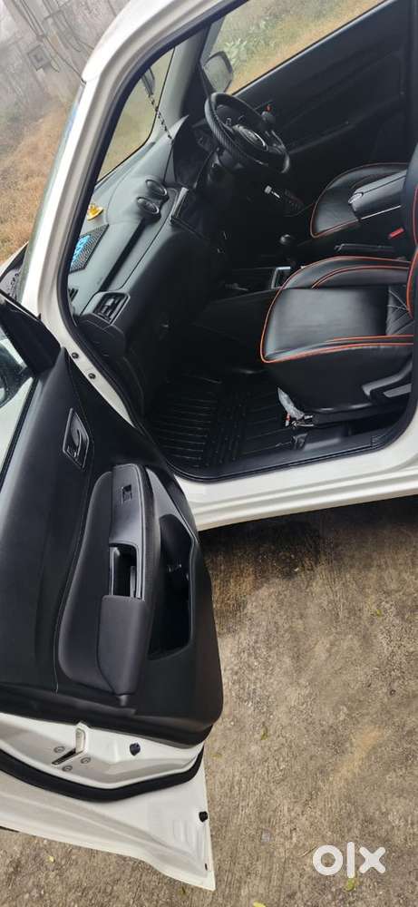 Maruti Suzuki Swift 2023 Petrol Well Maintained