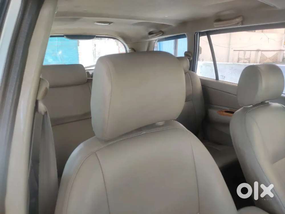Toyota Innova 2010 Diesel 2nd Owner