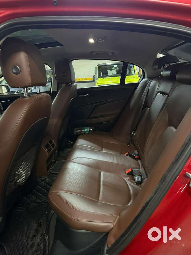 Jaguar Xe Portfolio, 2017, Petrol
