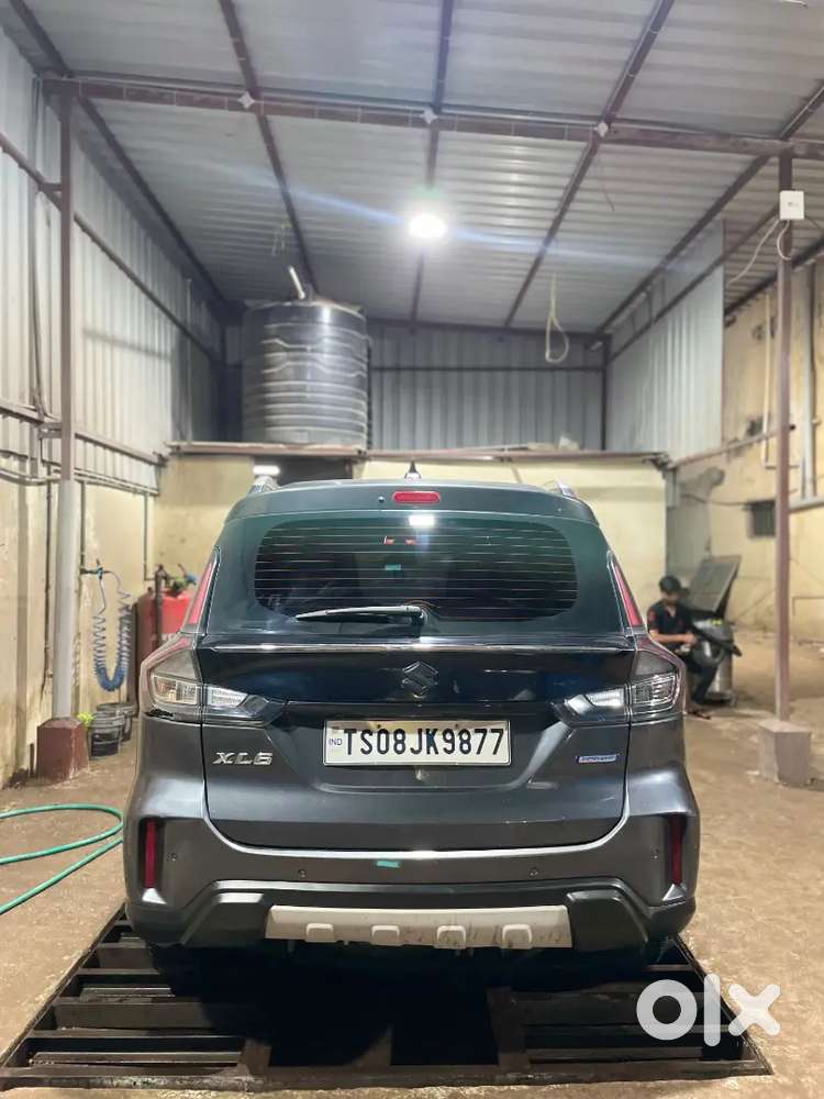 Showroom Track