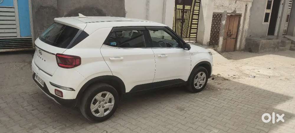 Hyundai Venue 2020 Diesel Well Maintained