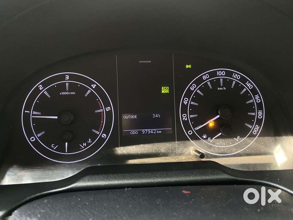 Toyota Innova Crysta 2.4 G Mt 7 Str, 2000, Diesel