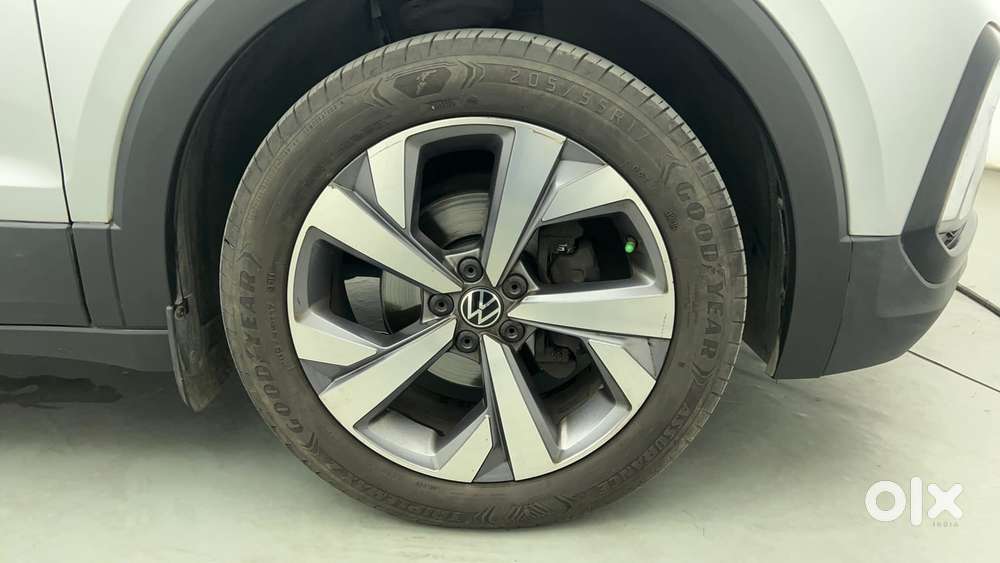 Volkswagen Taigun Topline 1.0 Tsi At (electric Seats), 2022, Petrol