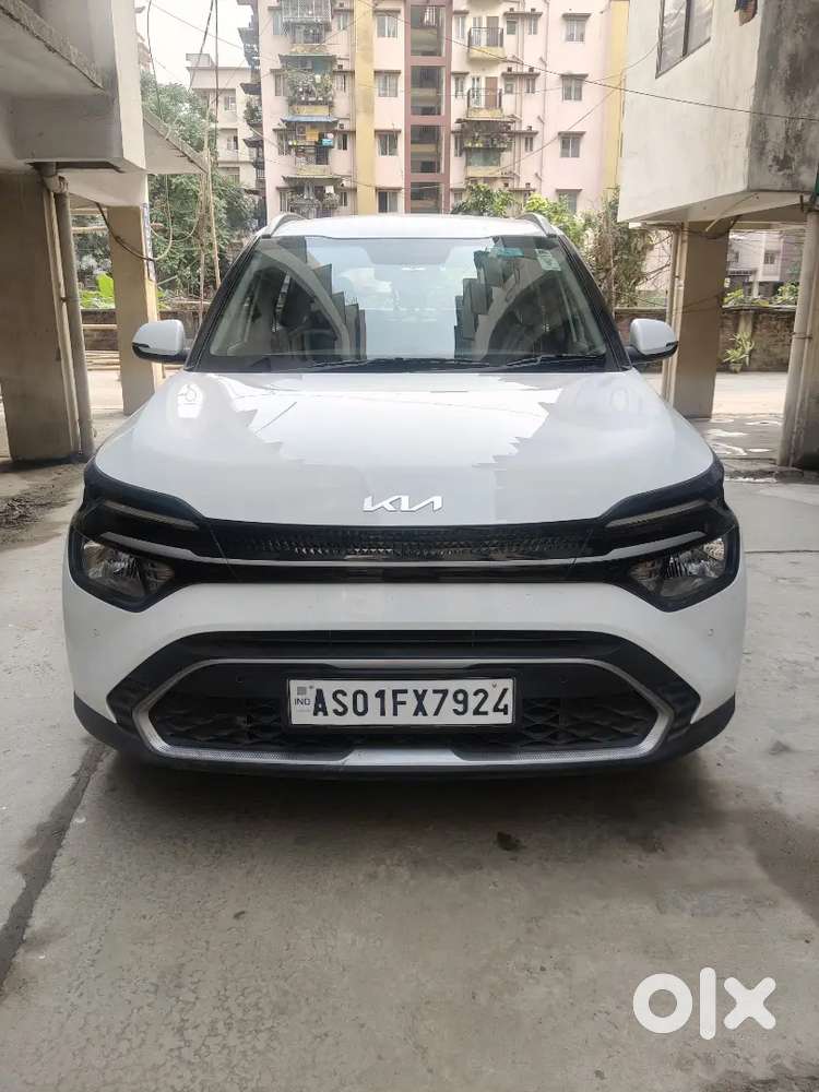 Kia Carens 2024 Petrol 4000 Km Driven