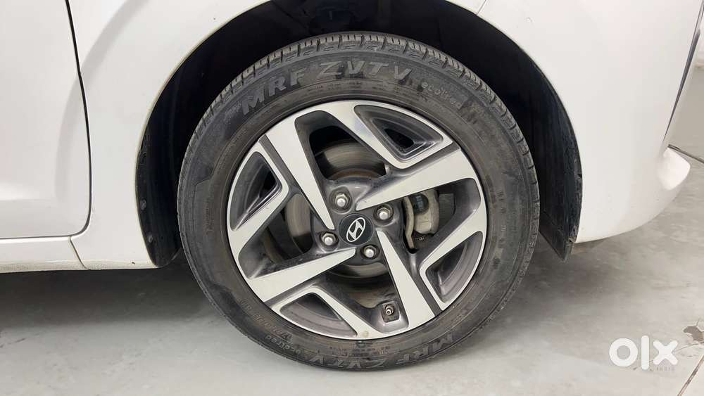 Hyundai Aura 1.2 Sx Cng, 2023, Cng & Hybrids