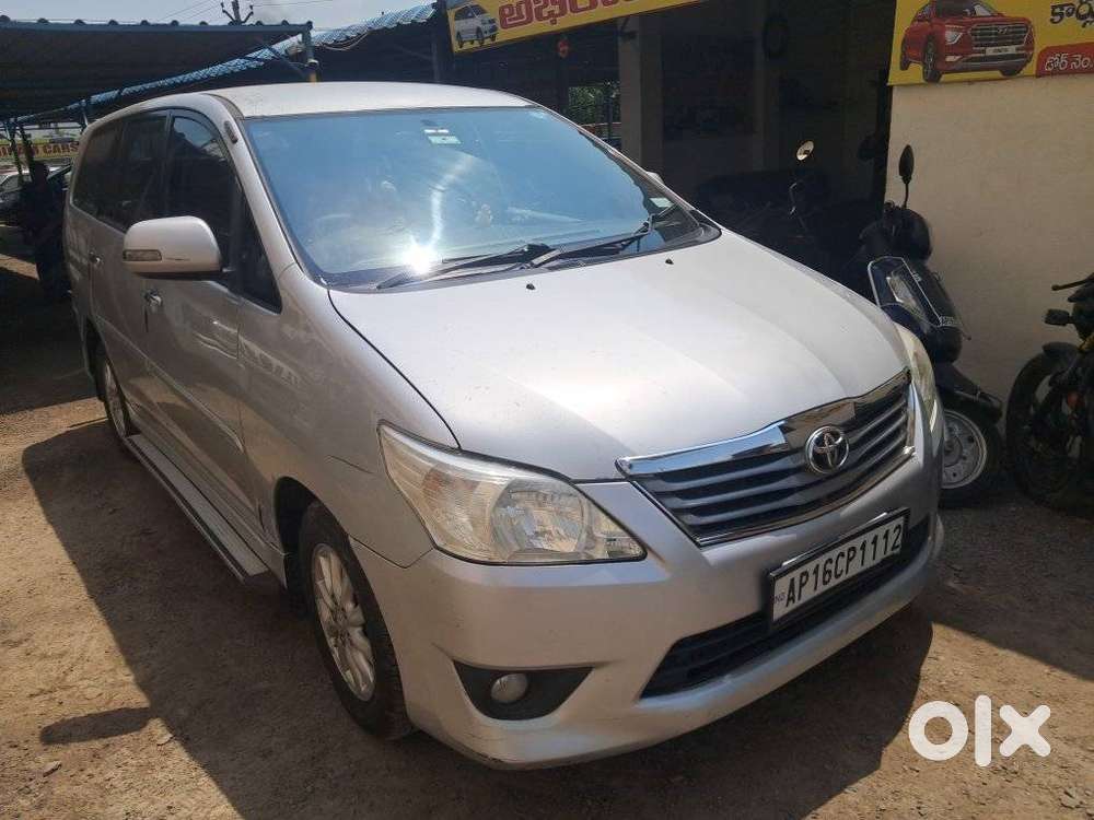 Toyota Innova 2.5 V 8 Str, 2013, Diesel