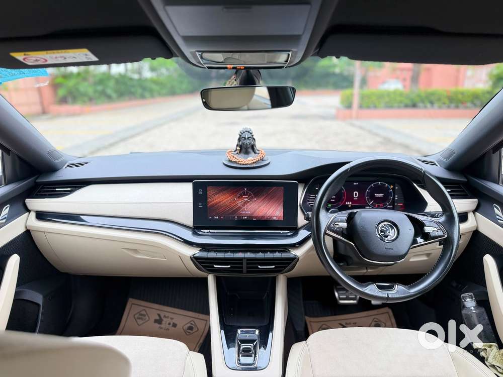 Skoda Octavia 2.0 L K Tsi At, 2022, Petrol