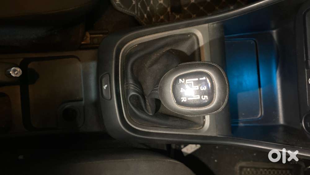 Tata Altroz 1.2 Xm Plus, 2022, Petrol