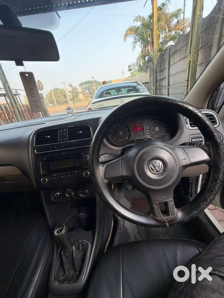 Volkswagen Polo Petrol Manual 2010