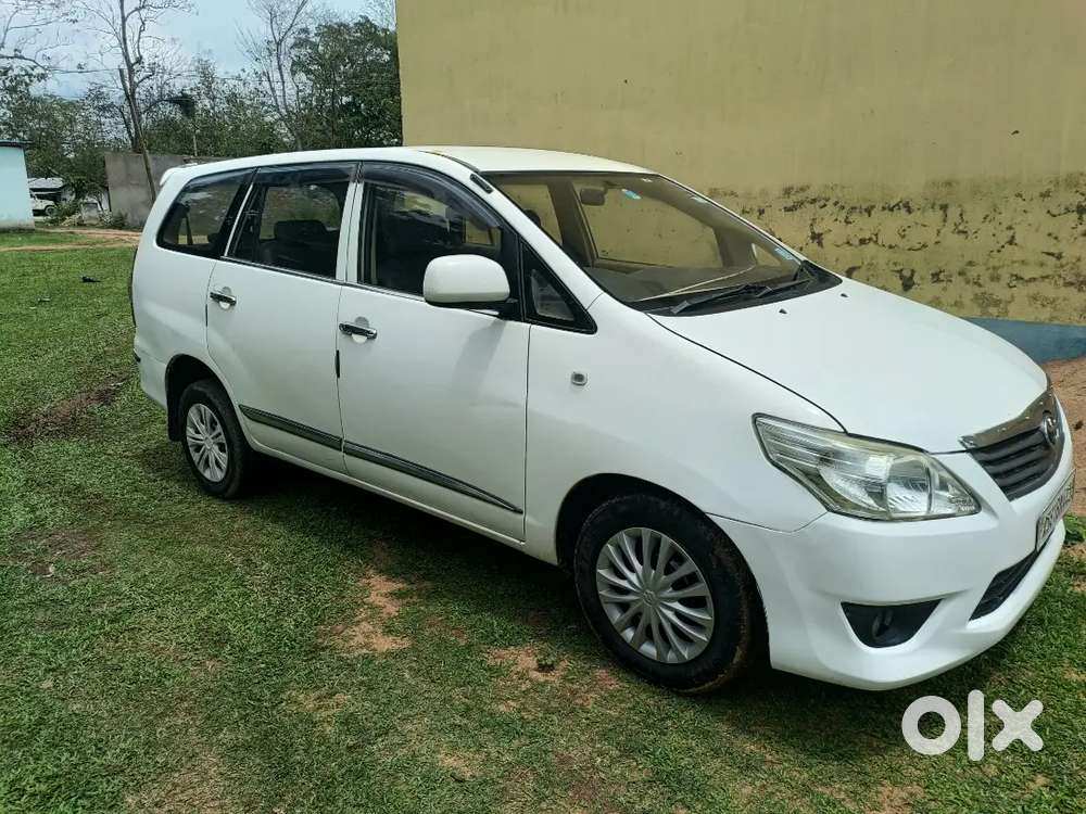 Toyota Innova 2014